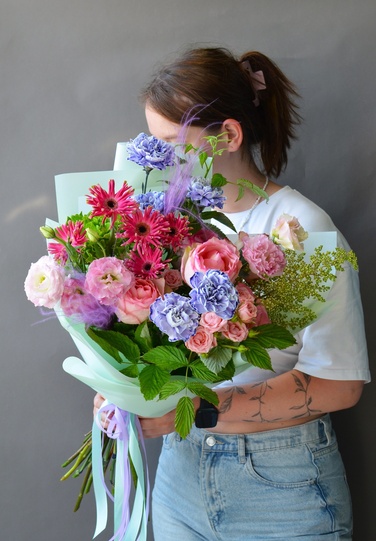 Букет Контраст в магазине Кактус г. Сургут